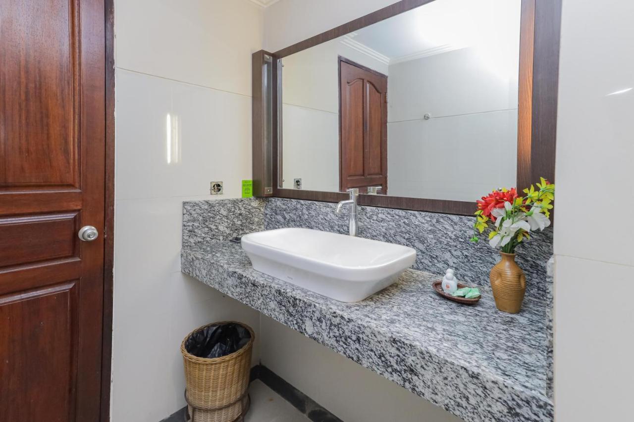 Urbanview Hotel Taman Suci Denpasar Eksteriør billede
