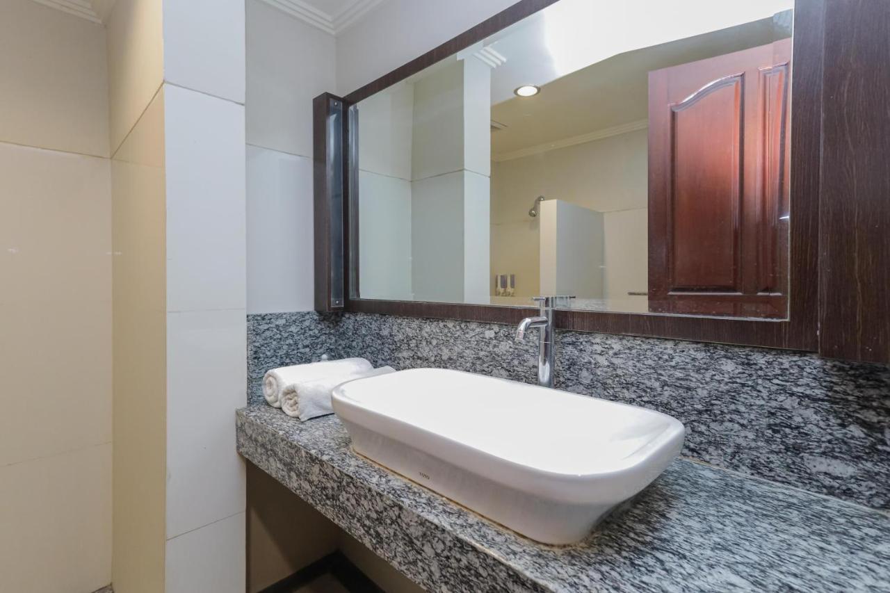 Urbanview Hotel Taman Suci Denpasar Eksteriør billede
