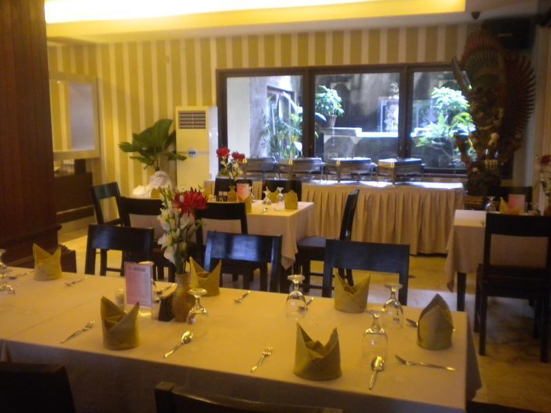 Urbanview Hotel Taman Suci Denpasar Eksteriør billede